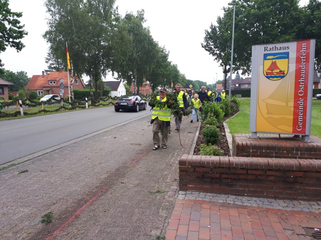 ../fotos/weltrekordversuch_ostrhauderfehn_2019/2019-06-15 12.21.16.jpg